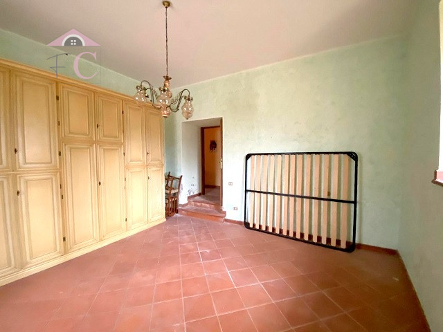 casale dell800 ristrutturato con terreno pianeggiante 8.png